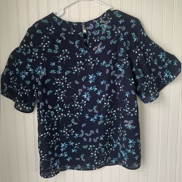 Banana Republic (Small) Round Neck, Belled Short Sleeves; Navy Blue w/flowers - Picture 4 of 6